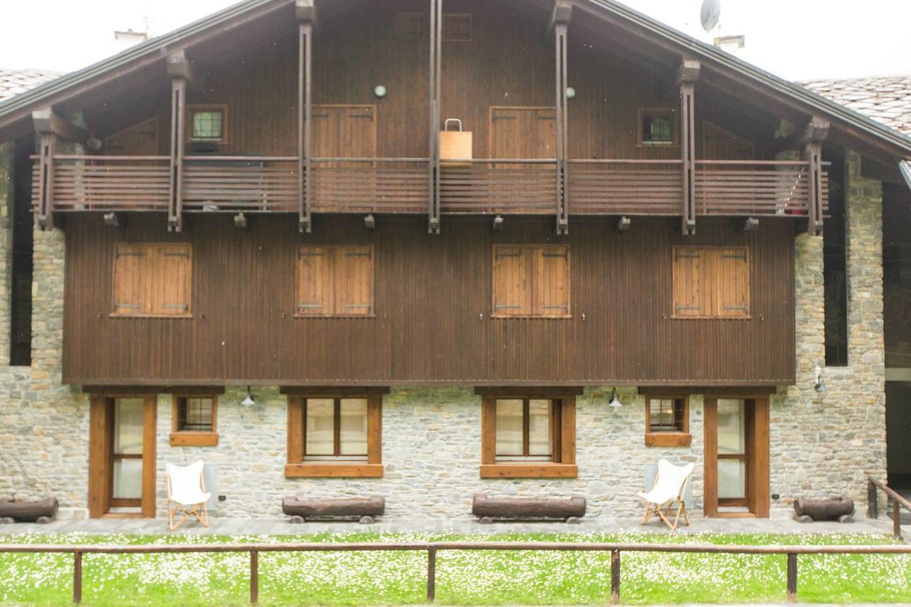 Joivy Superb Apartments For 6 With Mountain View And Garden In Courmayeur Buitenkant foto