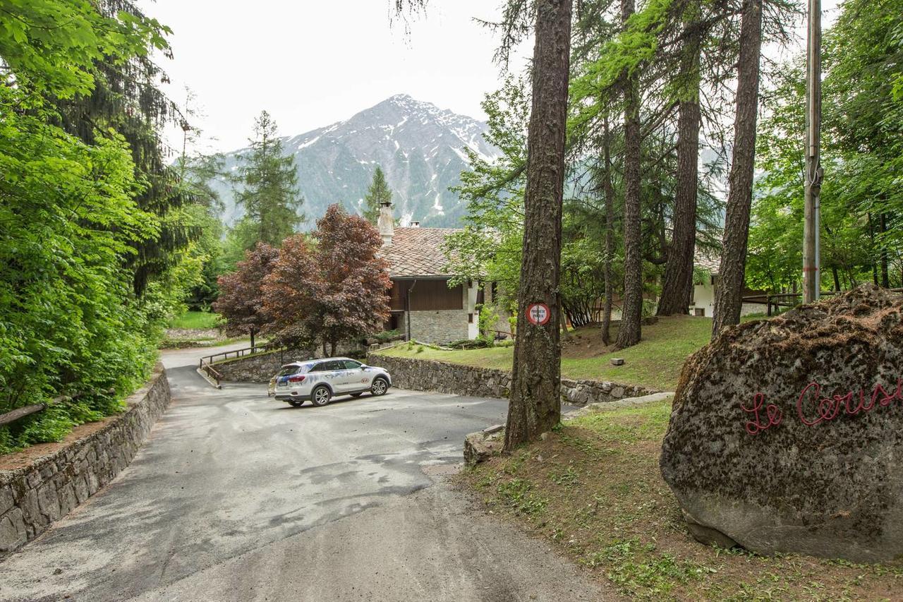 Joivy Superb Apartments For 6 With Mountain View And Garden In Courmayeur Buitenkant foto