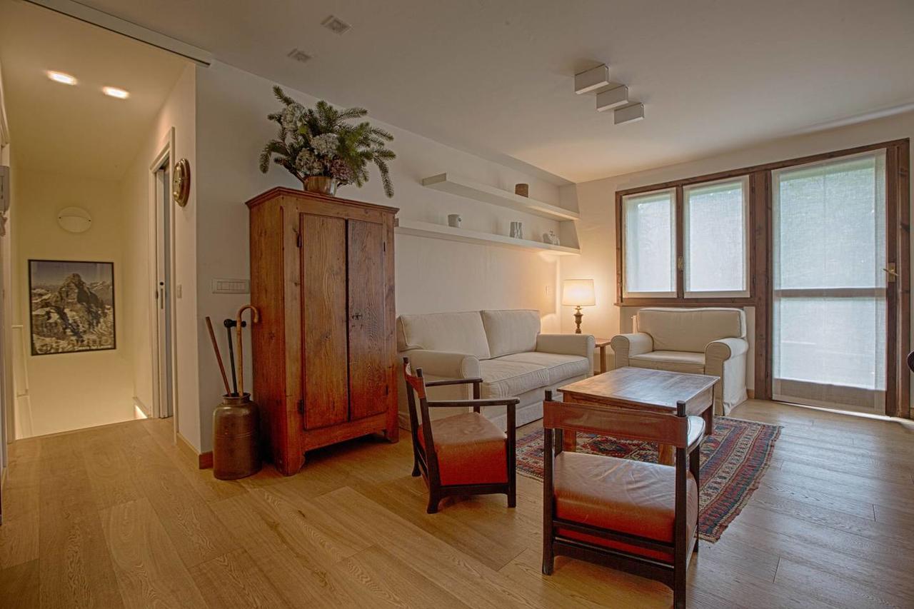 Joivy Superb Apartments For 6 With Mountain View And Garden In Courmayeur Buitenkant foto