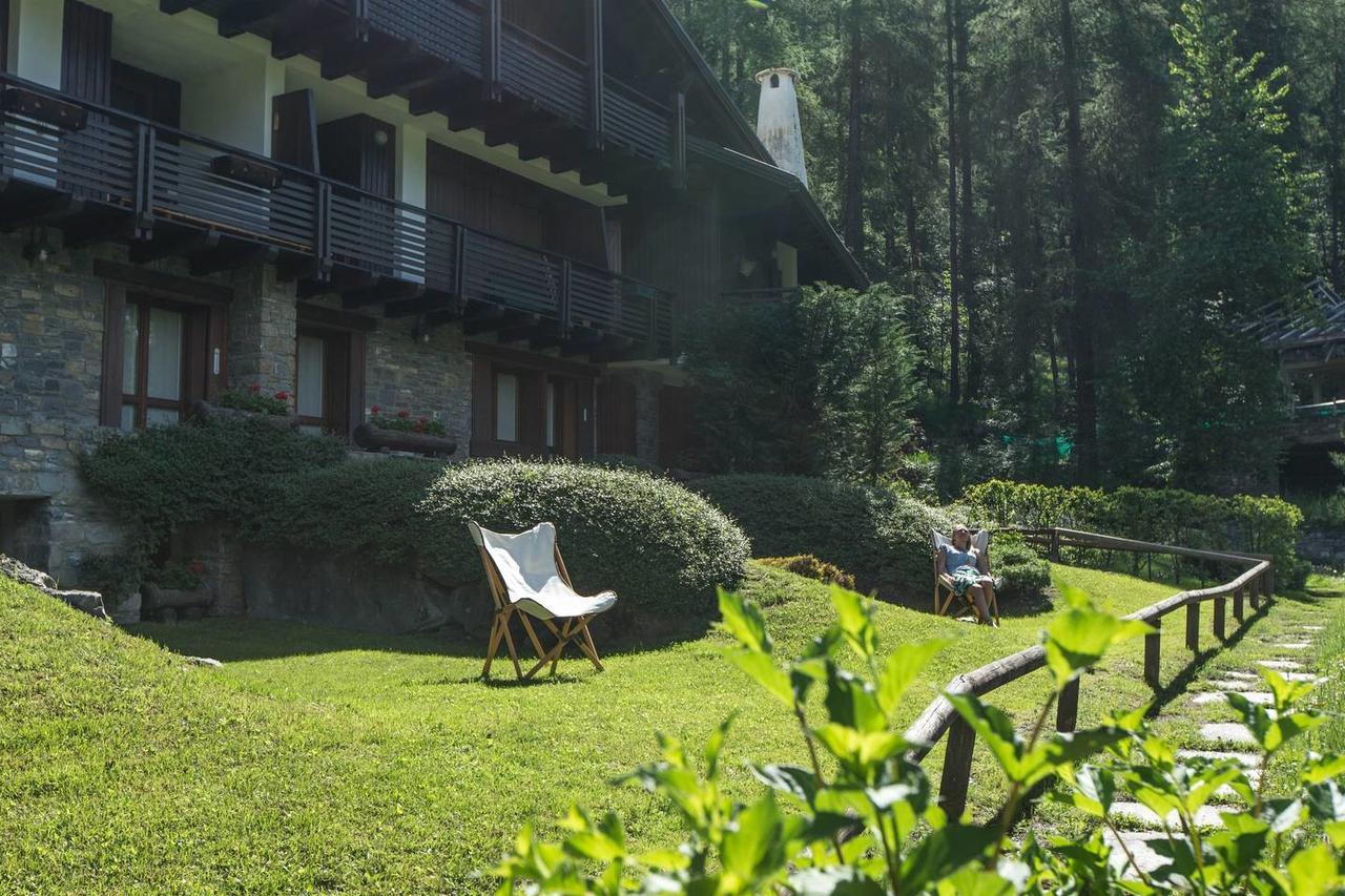 Joivy Superb Apartments For 6 With Mountain View And Garden In Courmayeur Buitenkant foto