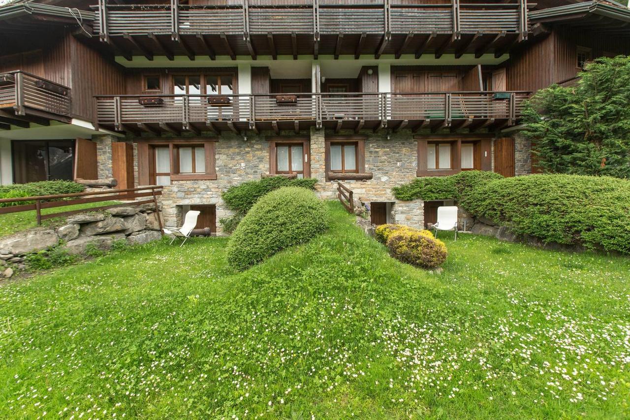 Joivy Superb Apartments For 6 With Mountain View And Garden In Courmayeur Buitenkant foto
