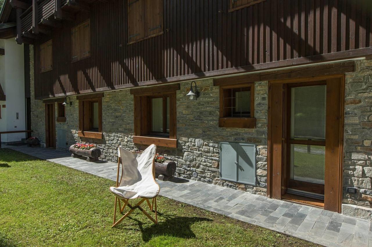 Joivy Superb Apartments For 6 With Mountain View And Garden In Courmayeur Buitenkant foto
